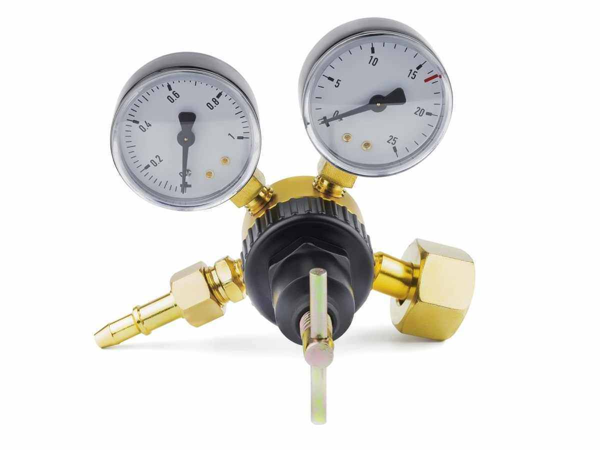 Редуктор с манометрами для баллонов и газопровода высокого давления